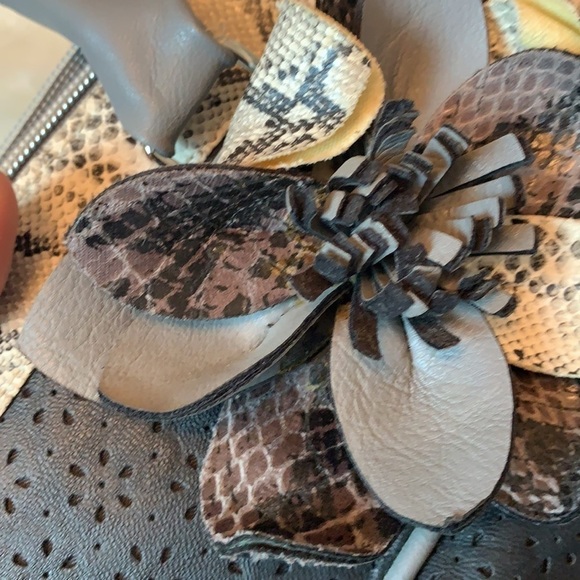 CLAIRE’S black/tan faux leather medium size shoulder bag - Picture 13 of 16